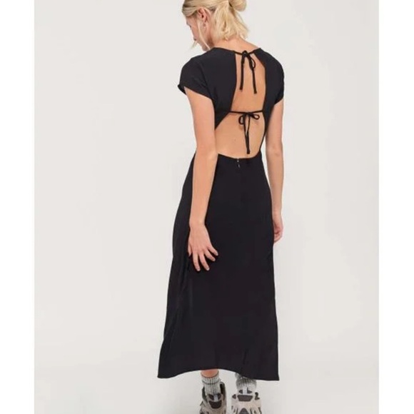 Urban Outfitters Lindsey Cap-sleeve Midi Dress - Picture 4 of 14